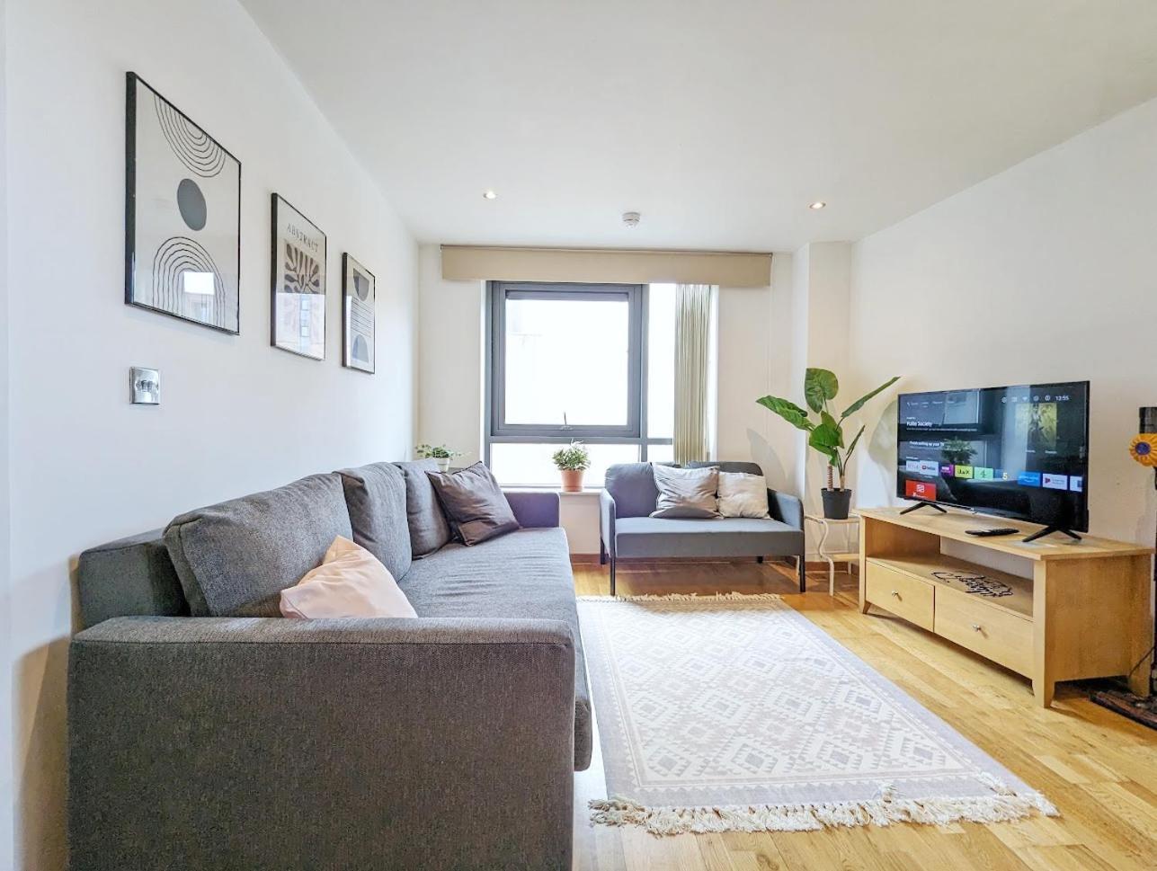 Appartement Morden 2-bedroom In Heart Of Centre *